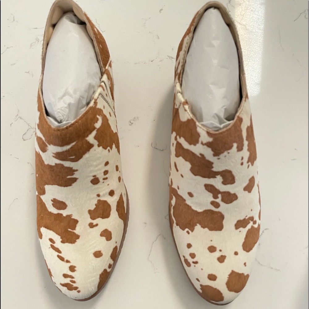 NEW Hush Puppies Women's Cream & White Cow Print Flat and Loafer Shoes Size 8.5 - Picture 9 of 12